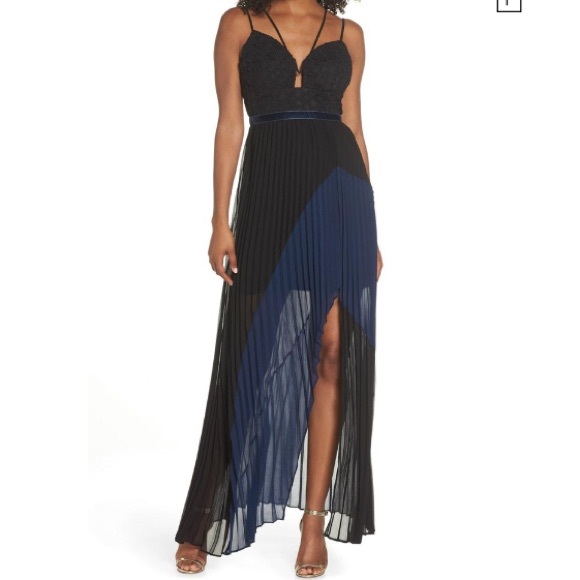 foxiedox Dresses & Skirts - Foxiedox Nealea Pleat Chiffon Dress